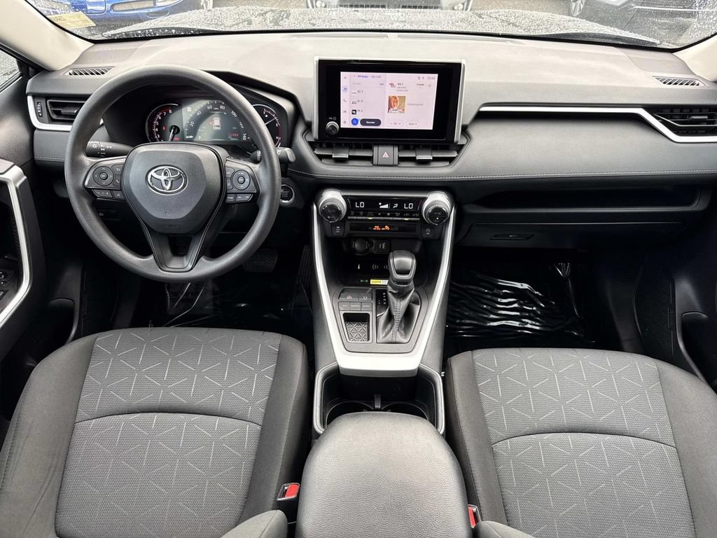 Used 2024 Toyota RAV4 XLE FWD image 18