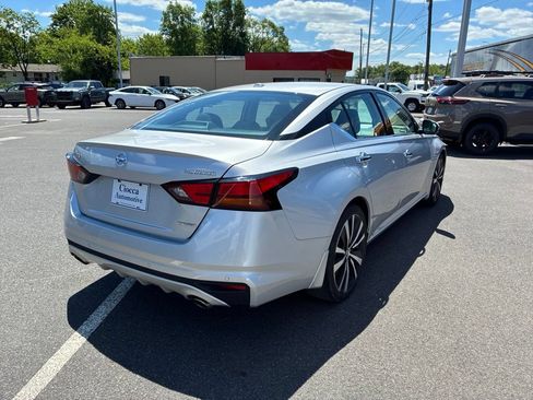 Used 2019 Nissan Altima 2.0 Platinum FWD image 3