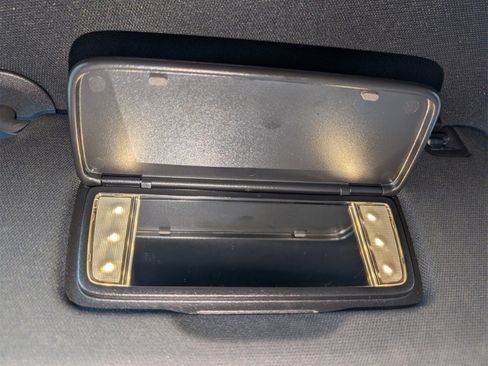 Used 2023 Buick Enclave Essence image 33