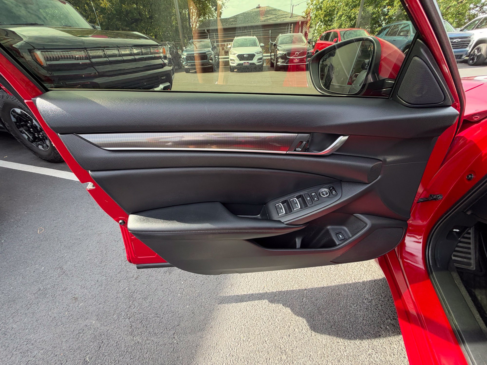 Used 2018 Honda Accord Sport image 14