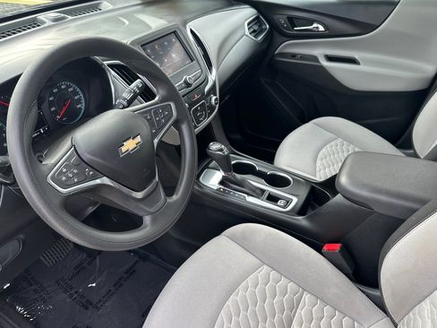 Used 2020 Chevrolet Equinox LS image 9