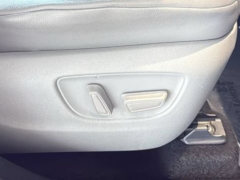 Certified 2021 Toyota Highlander XLE FWD image 13