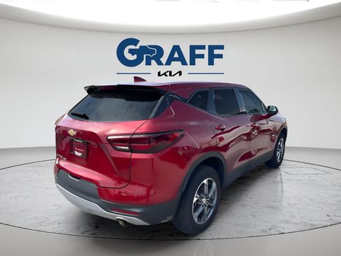 Used 2025 Chevrolet Blazer LT AWD/4WD image 2