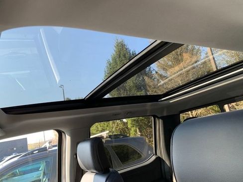 Used 2023 Ford F150 Lariat w/ Equipment Group 502A High image 8