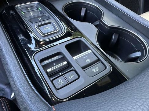 Used 2024 Honda Pilot TrailSport image 17