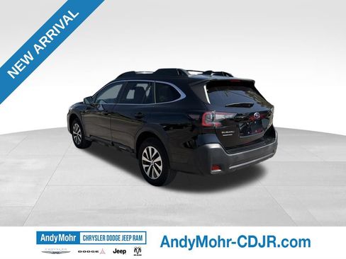 Used 2023 Subaru Outback Premium AWD/4WD image 5