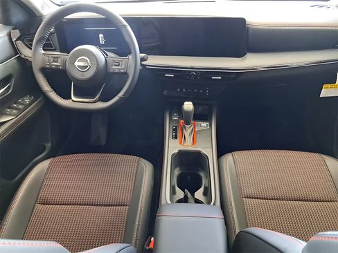 Certified 2025 Nissan Kicks SR FWD image 21