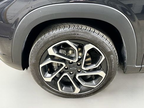 Used 2024 Chevrolet Trax RS w/ Sunroof Package FWD image 8