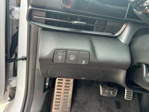 New 2025 Hyundai Elantra SEL FWD image 45