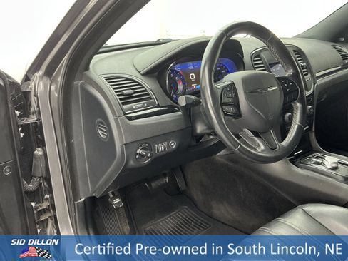 Used 2018 Chrysler 300 S image 16