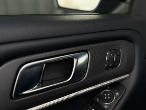 Used 2025 Ford Explorer ST image 28