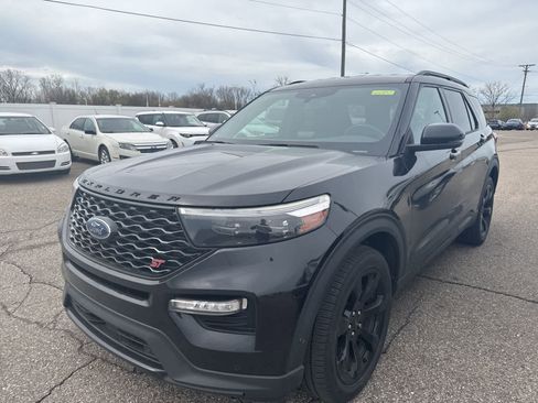 Used 2020 Ford Explorer ST w/ ST Street Pack image 2
