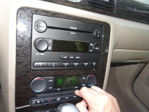 Used 2006 Mercury Montego Premier image 14