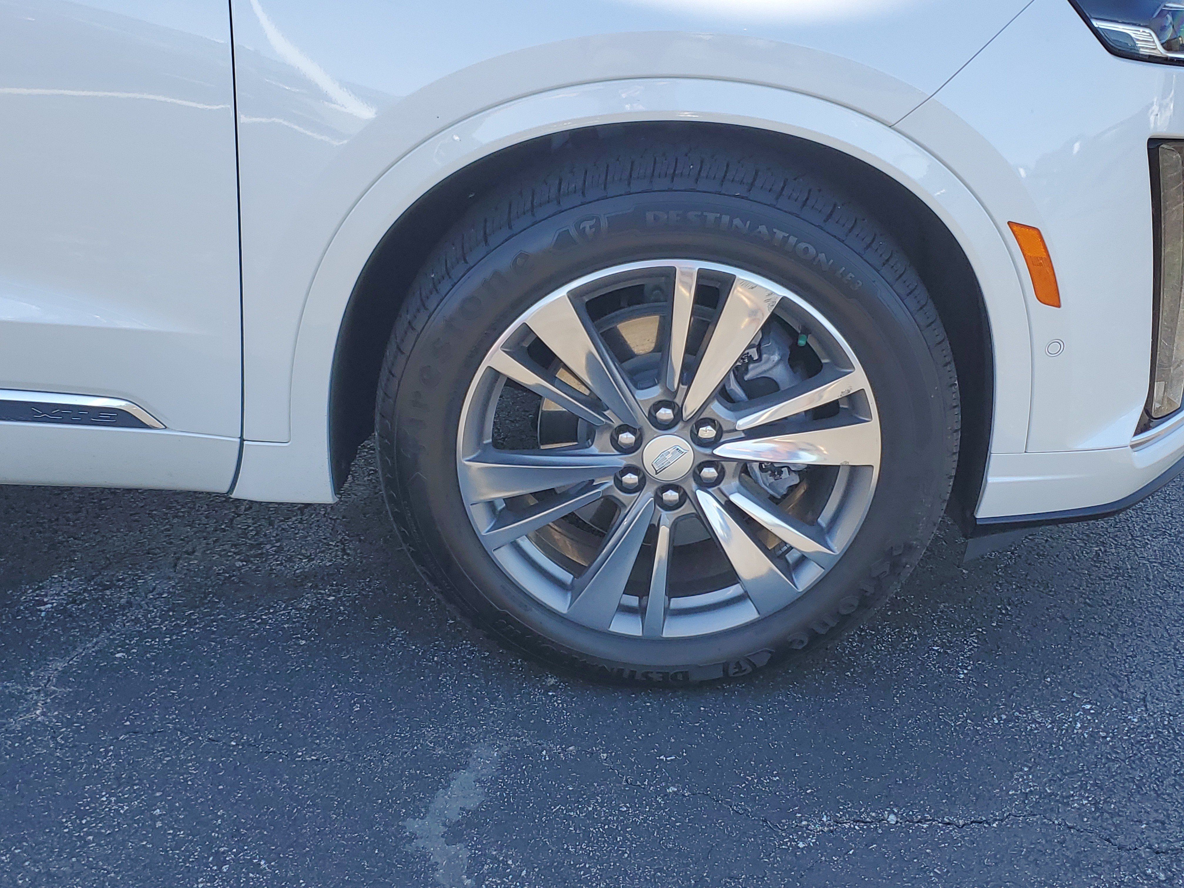 Used 2021 Cadillac XT6 Premium Luxury FWD image 5