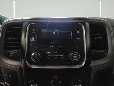 Used 2017 RAM 1500 ST w/ SXT Appearance Group AWD/4WD image 18