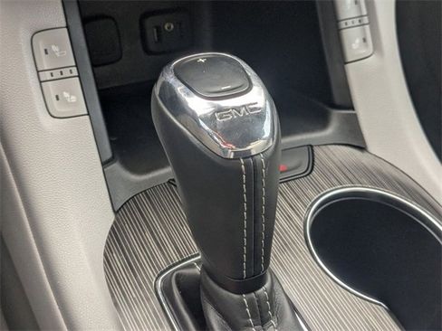 Used 2018 GMC Acadia SLT image 30