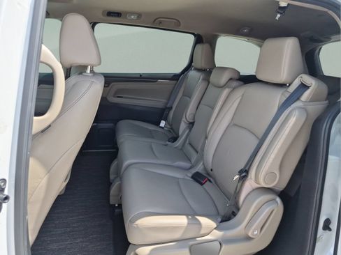 Certified 2024 Honda Odyssey EX-L image 16