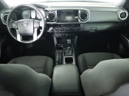 Used 2017 Toyota Tacoma TRD Off-Road image 13