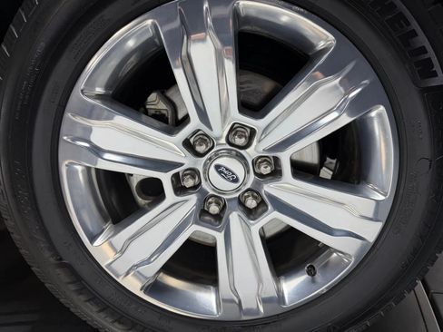 Used 2018 Ford F150 Platinum w/ Equipment Group 701A Luxury AWD/4WD image 8