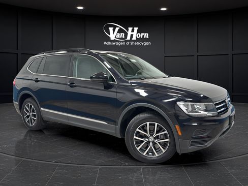Used 2020 Volkswagen Tiguan SE w/ Panoramic Sunroof Package FWD image 1