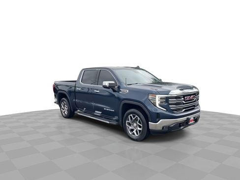 Used 2022 GMC Sierra 1500 SLT w/ SLT Convenience Package image 2