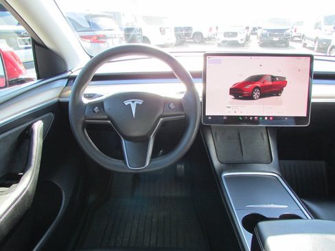 Used 2023 Tesla Model Y Long Range AWD/4WD image 21