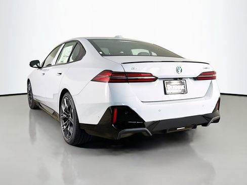New 2026 BMW i5 eDrive40 w/ M Sport Package AWD/4WD image 5