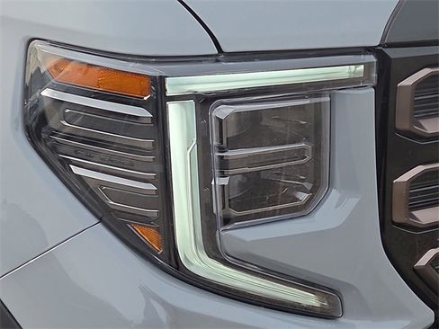 Used 2024 GMC Sierra 1500 AT4X image 8