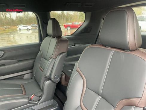 New 2026 Nissan Armada SL w/ Captain's Chari Seat Package RWD image 8