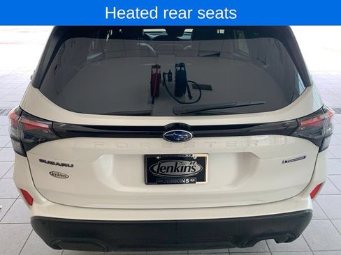 Used 2025 Subaru Forester Touring AWD/4WD image 14