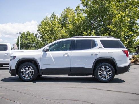 Used 2023 GMC Acadia SLT image 4
