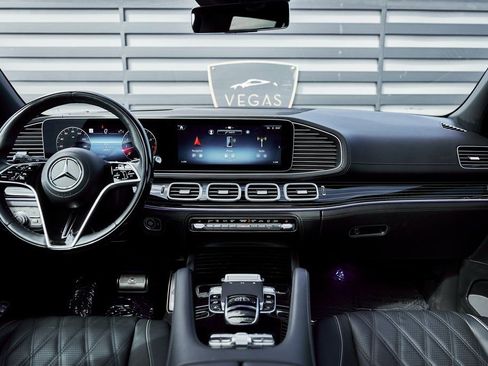 Used 2024 Mercedes-Benz Maybach GLS 600 4MATIC image 63