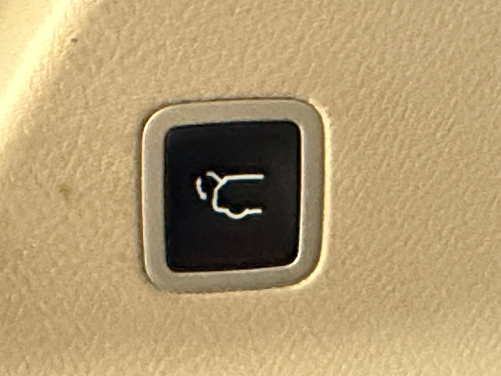 Used 2023 Chrysler Voyager LX FWD image 22