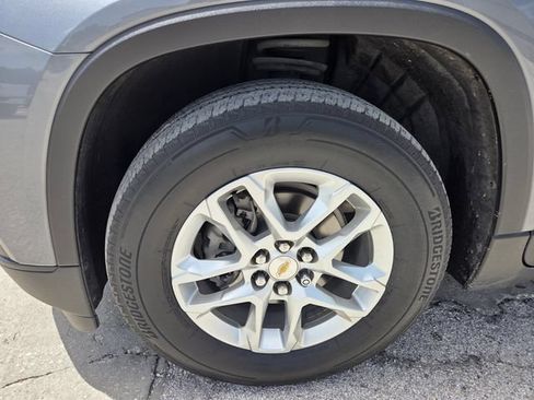 Used 2021 Chevrolet Traverse LS FWD image 7