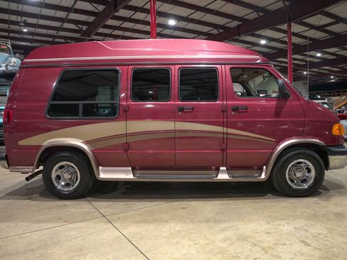 Used 2002 Dodge B1500 image 10