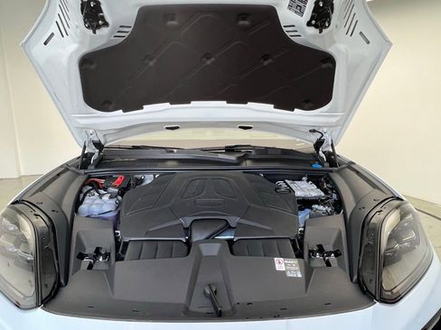 New 2026 Porsche Cayenne Coupe image 26