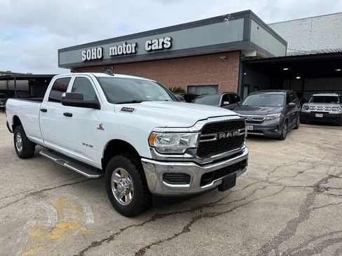 Used 2022 RAM 2500 Tradesman w/ Chrome Appearance Group AWD/4WD image 3