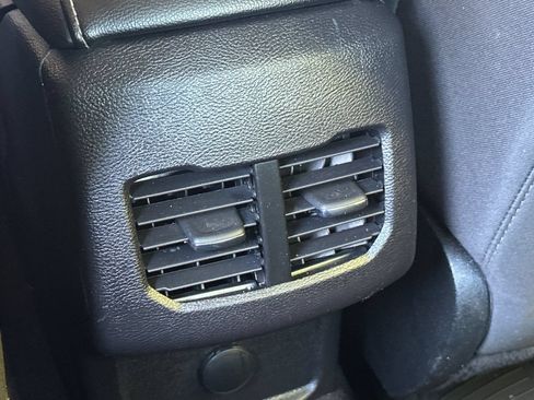 Used 2020 Ford Fusion SE FWD image 17