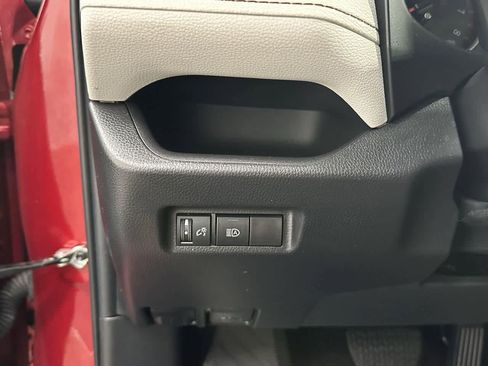 Used 2022 Toyota RAV4 XLE image 15