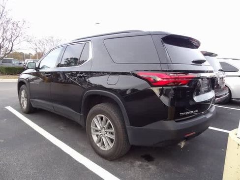 Used 2023 Chevrolet Traverse LT image 4