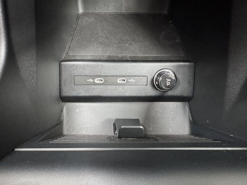 Used 2022 Audi Q4 e-tron Premium Plus w/ Premium Plus image 27