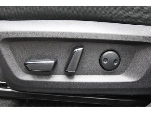 Used 2023 Nissan Rogue SV image 26