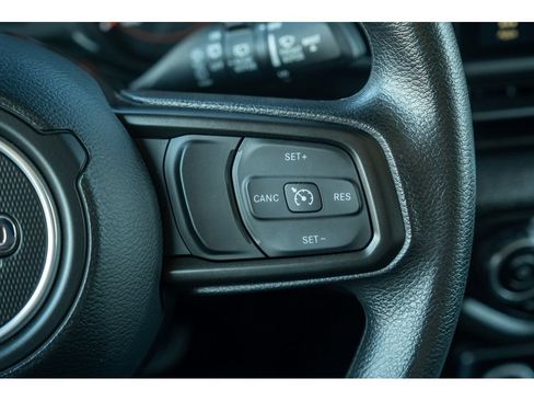 Used 2025 Jeep Wrangler Unlimited Sport AWD/4WD image 16