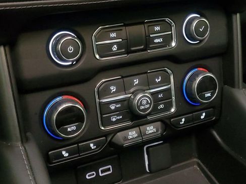 Used 2023 Chevrolet Tahoe Z71 w/ Off-Road Capability Package image 27