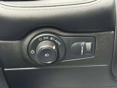 Used 2022 Dodge Durango GT image 28