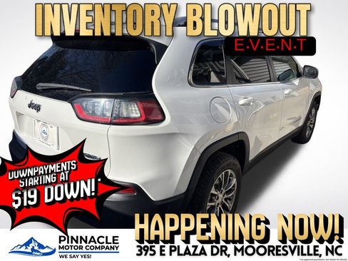 Used 2021 Jeep Cherokee Latitude Plus image 2