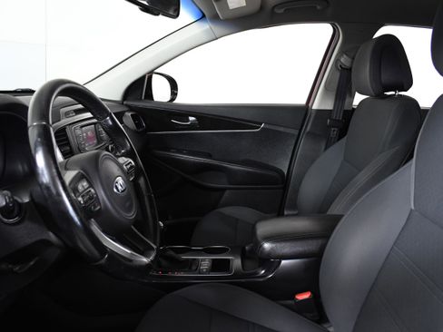 Used 2016 Kia Sorento LX w/ LX Convenience Package image 19