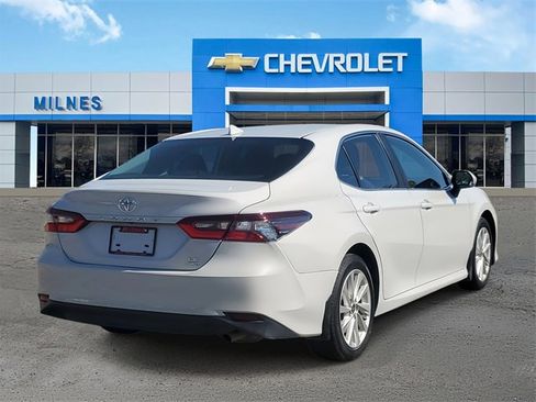 Used 2023 Toyota Camry LE image 4