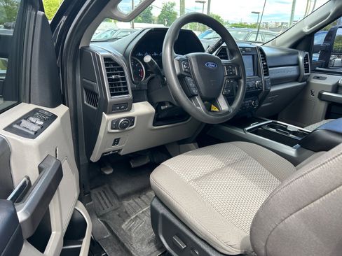 Used 2021 Ford F250 XLT w/ XLT Premium Package AWD/4WD image 7