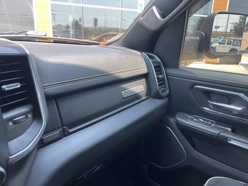 Used 2022 RAM 1500 Laramie w/ Sport Appearance Package AWD/4WD image 17